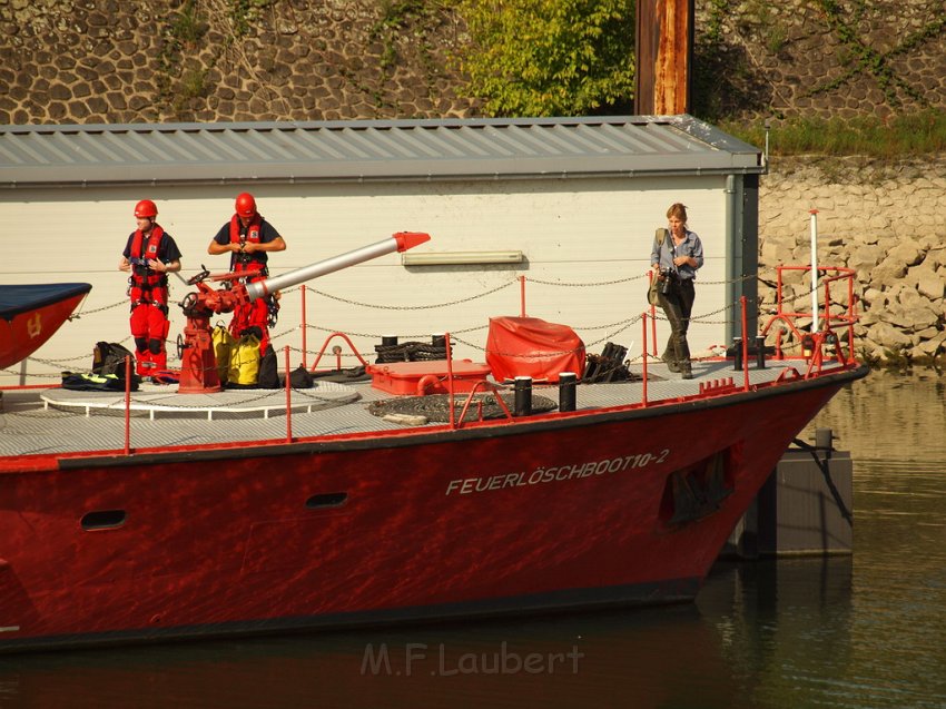 Uebung BF Hoehenretter Loeschboot Koeln Severinsbruecke P039.JPG